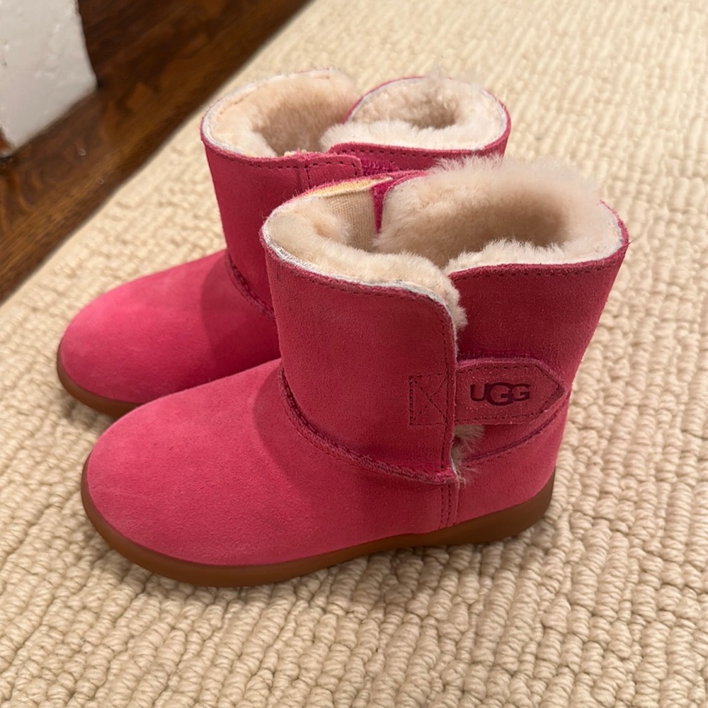 toddler size 8 pink ugg’s worn once